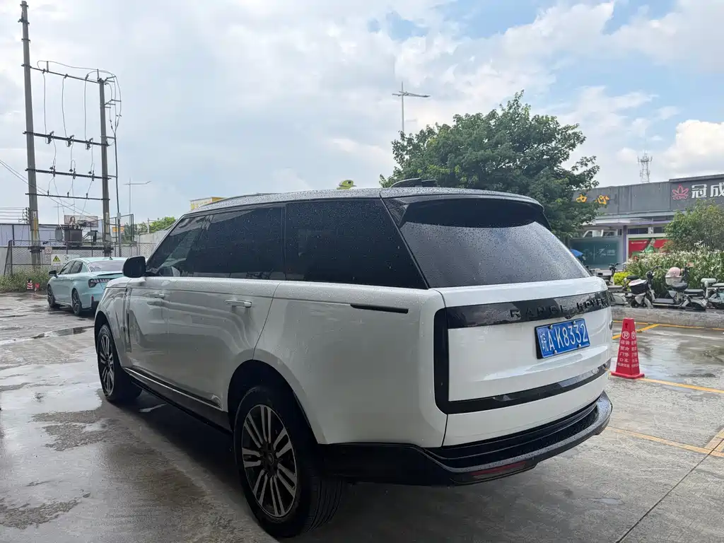 Land Rover Range Rover 2023 3.0 L6 400PS Long Wheelbase