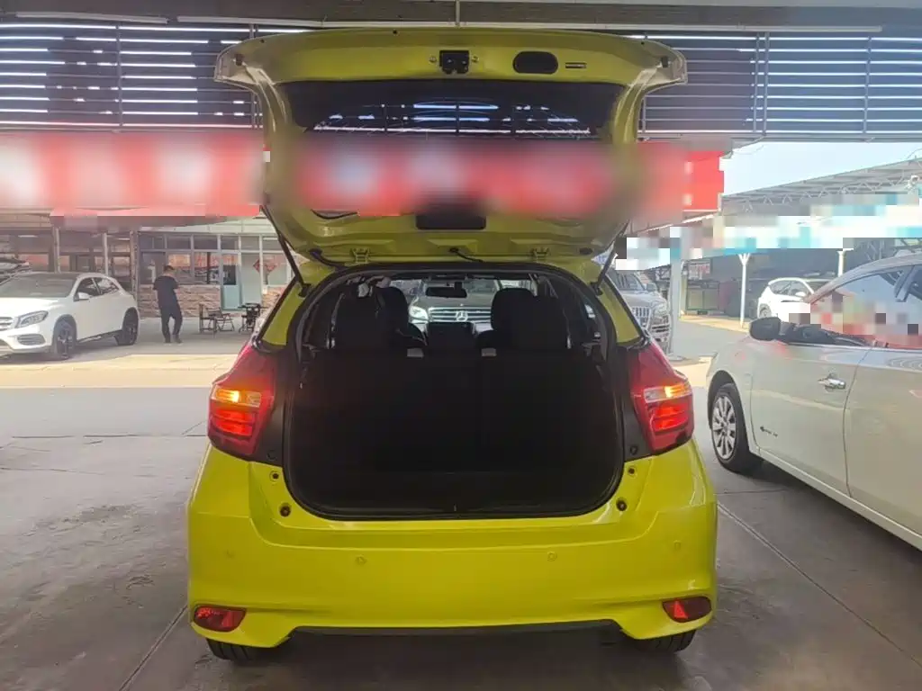 Toyota Yaris L — миниатюра 19