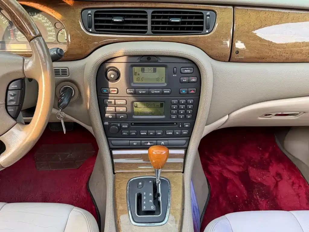 Jaguar S-TYPE — миниатюра 4