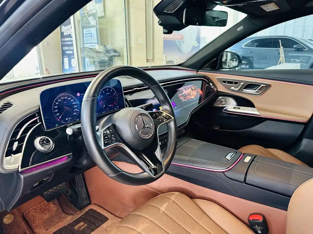 Mercedes-Benz E-Class — миниатюра 5
