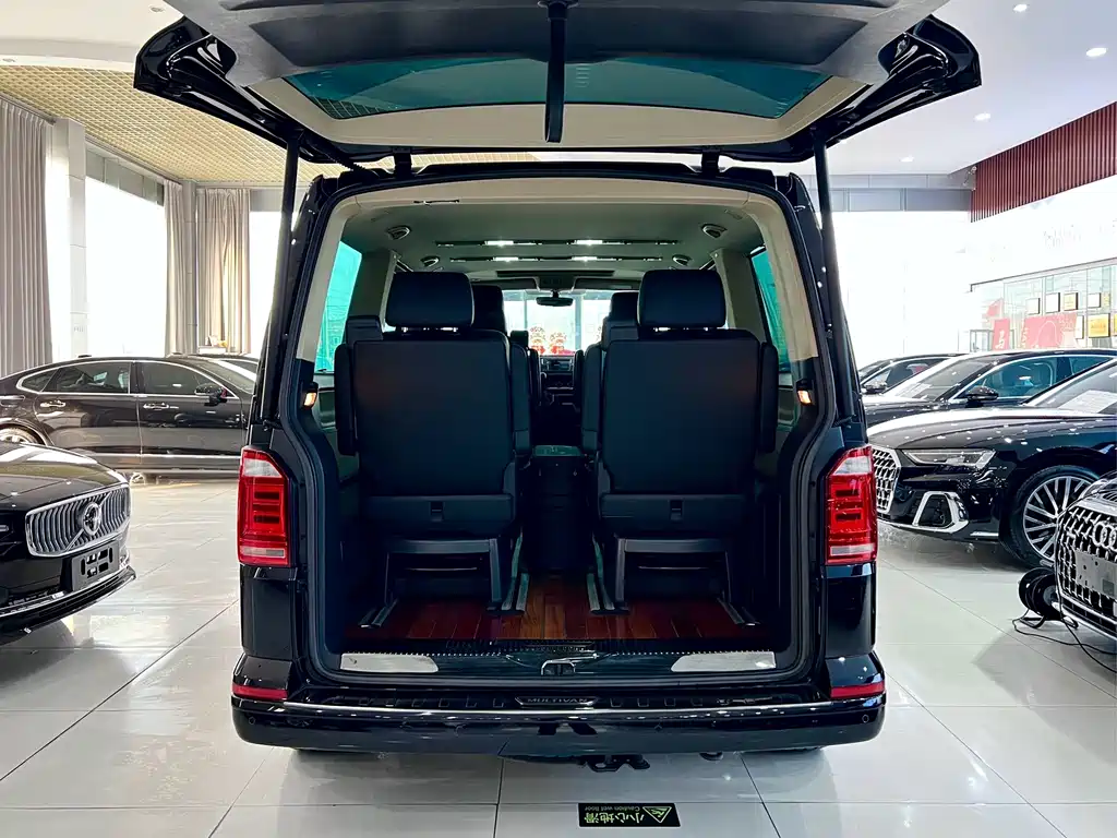 Volkswagen Multivan — миниатюра 26