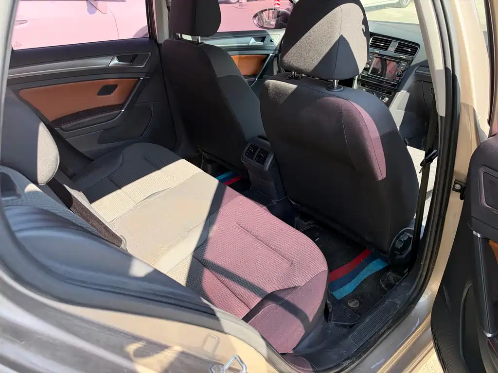 Volkswagen Golf — миниатюра 5