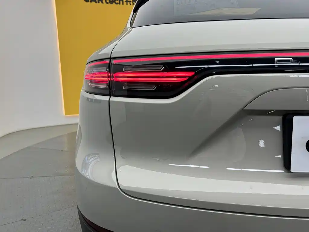 Porsche Cayenne — миниатюра 14