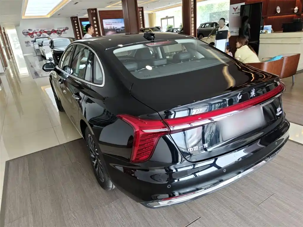Hongqi H5 2025 2.0T AT