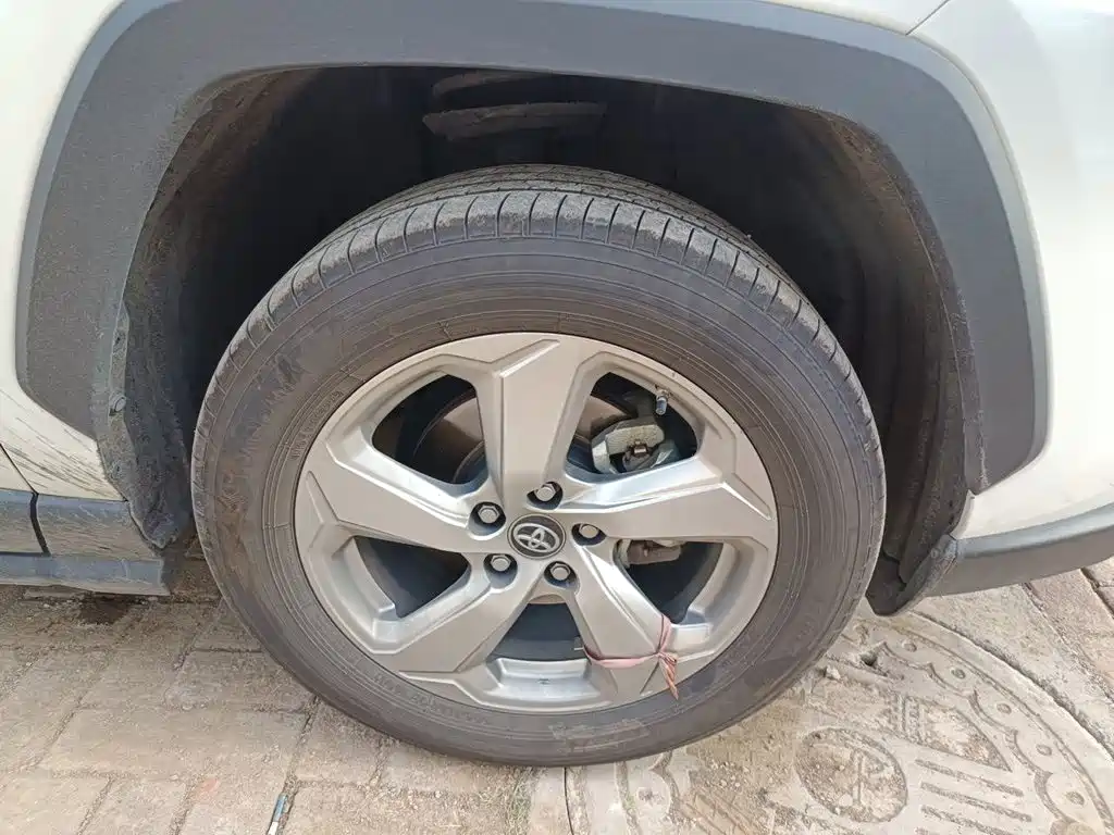 Toyota RAV4 — миниатюра 24