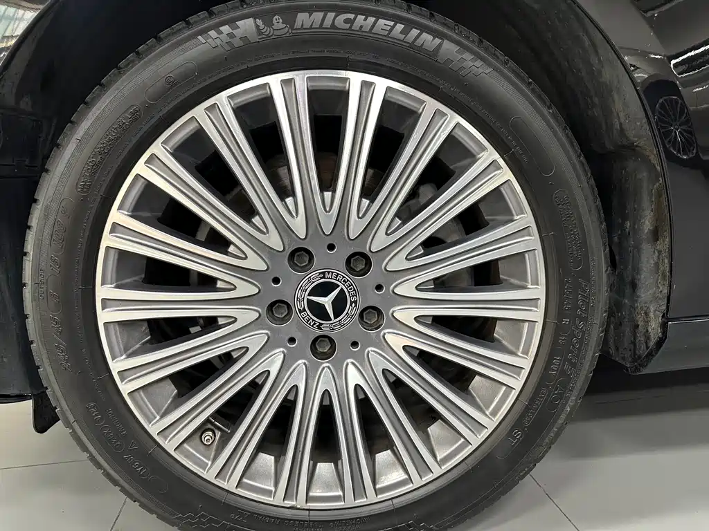 Mercedes-Benz E-Class — миниатюра 16