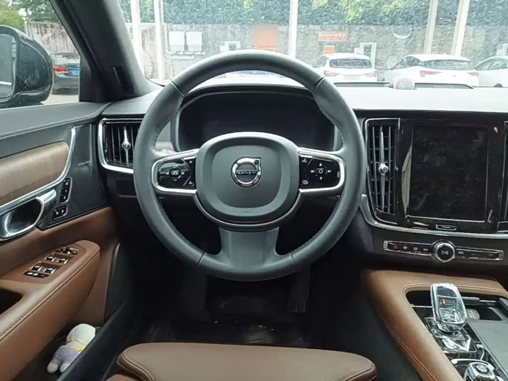 Volvo S90 — миниатюра 11