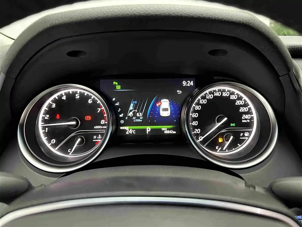 Toyota Camry — миниатюра 10