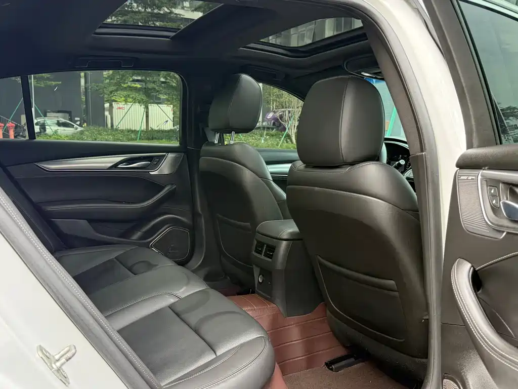 Cadillac CT5 — миниатюра 11