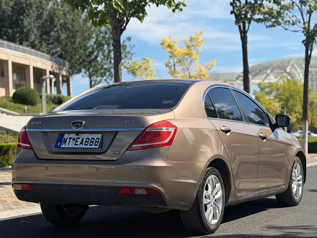 Geely Emgrand — миниатюра 4