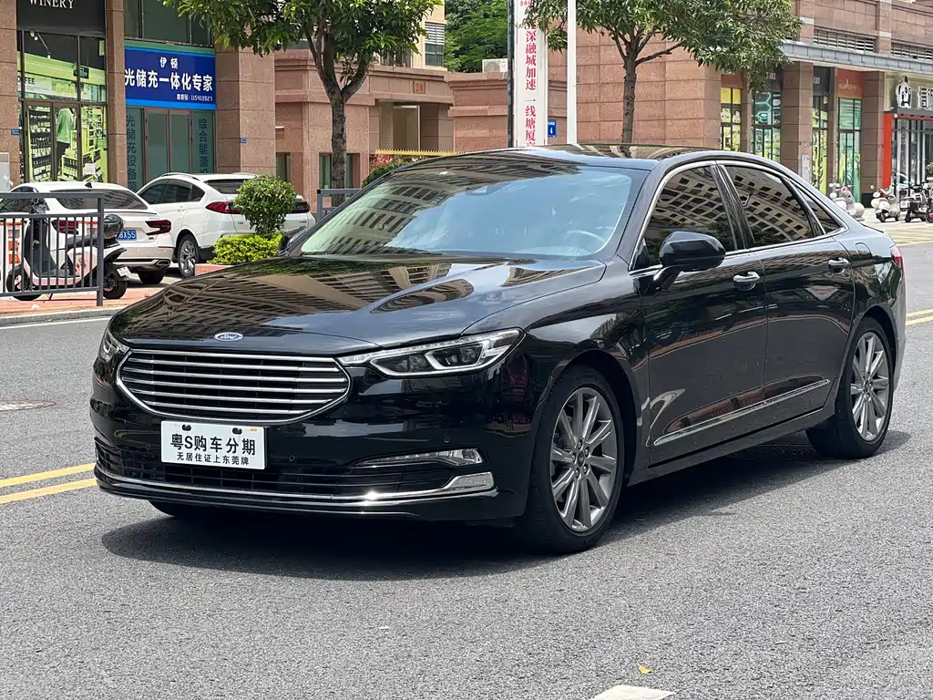 Ford Taurus 2021