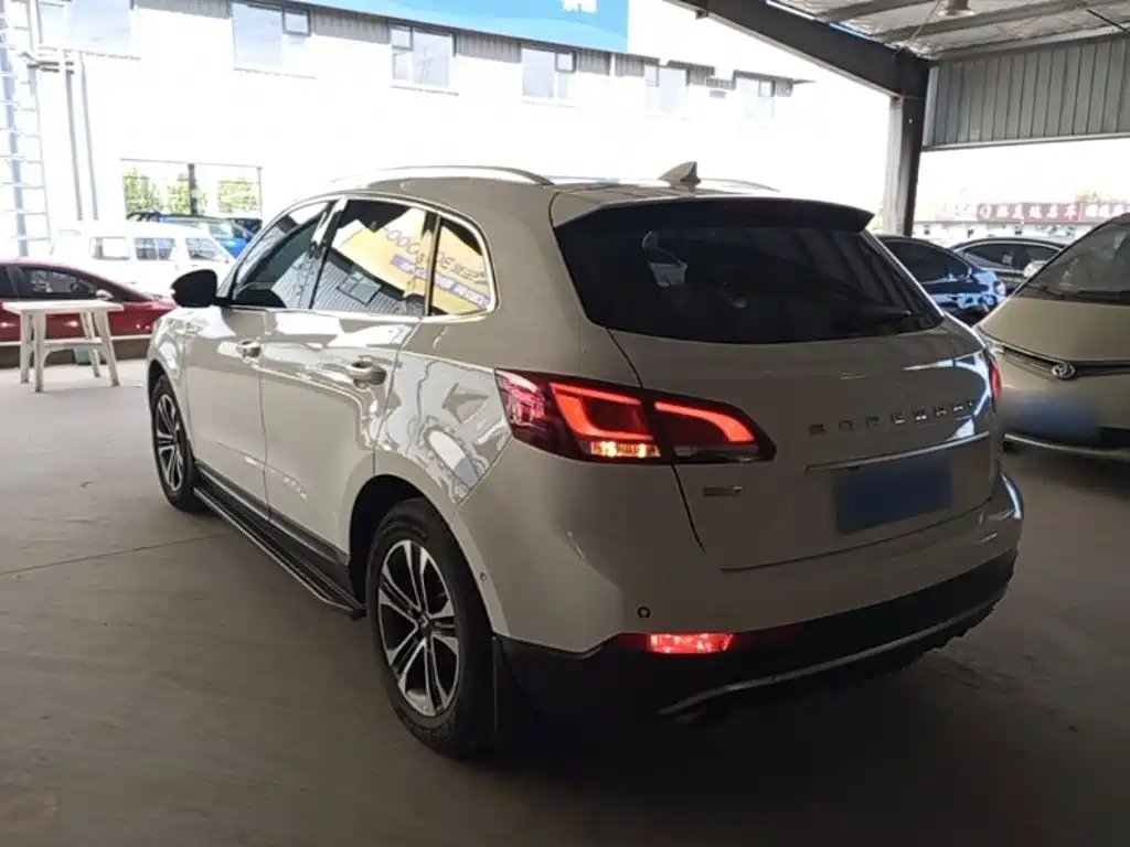 Borgward BX7 — миниатюра 5