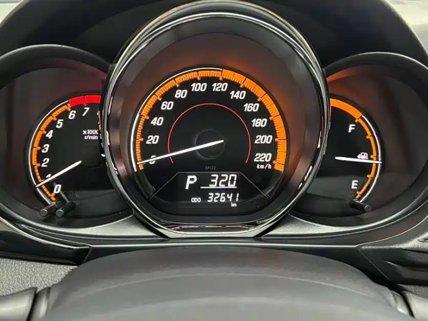 Toyota Yaris L — миниатюра 12