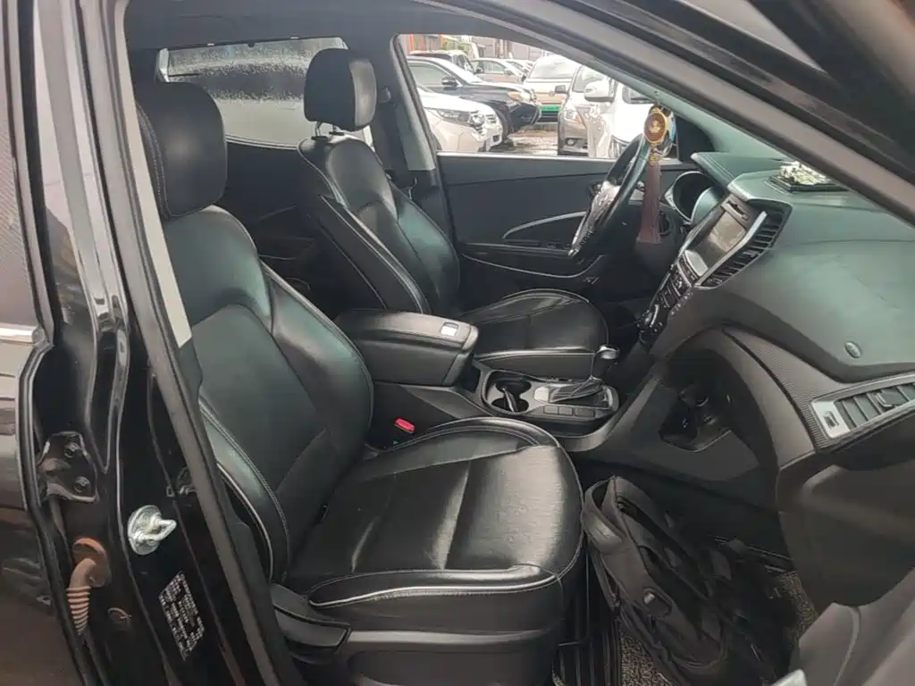 Hyundai Santa Fe — миниатюра 25