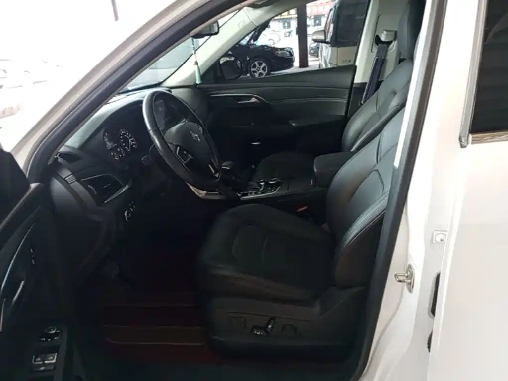 Borgward BX7 — миниатюра 15