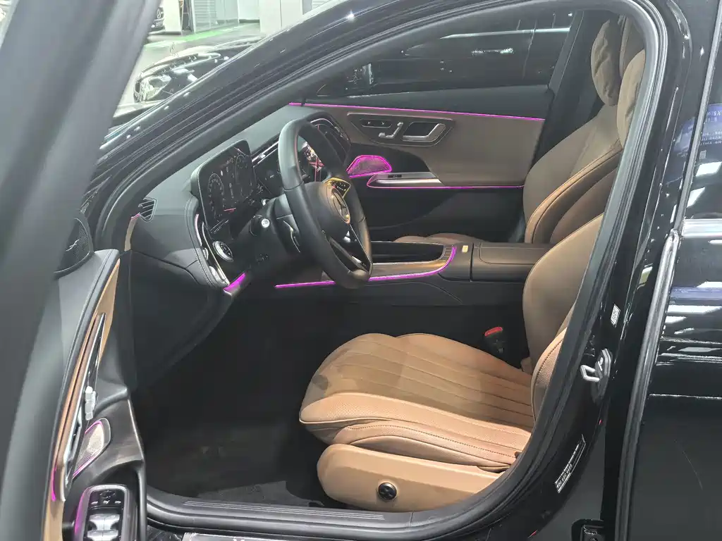 Mercedes-Benz E-Class — миниатюра 6