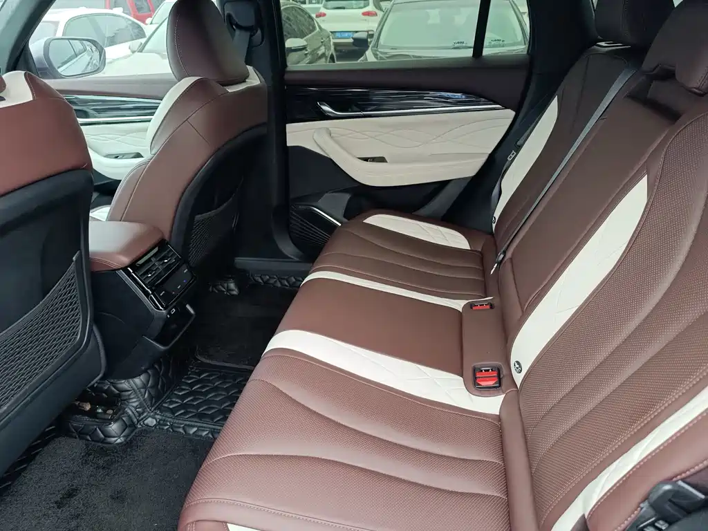 Geely Xingyue L — миниатюра 9