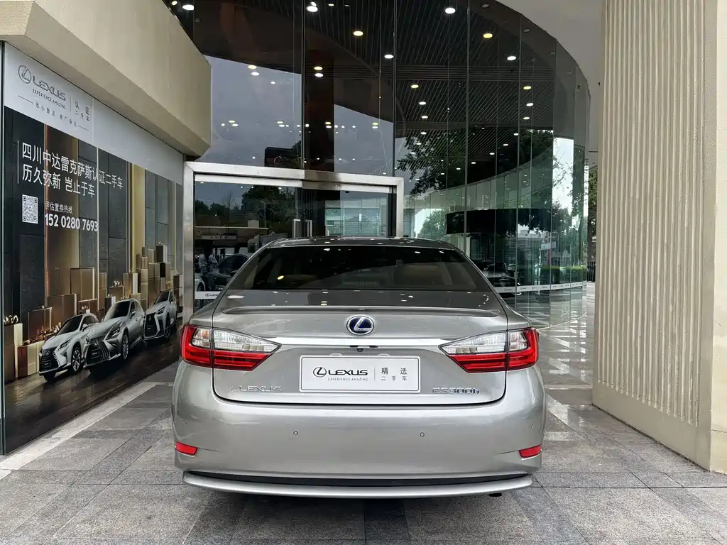 Lexus ES — миниатюра 5