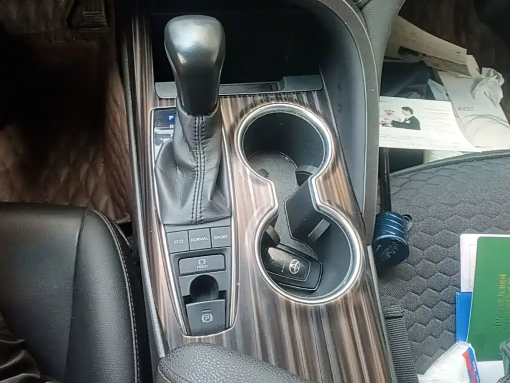 Toyota Camry — миниатюра 14
