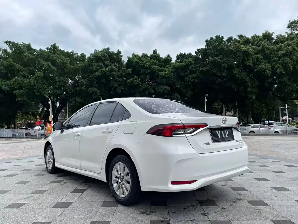 Toyota Corolla — миниатюра 5