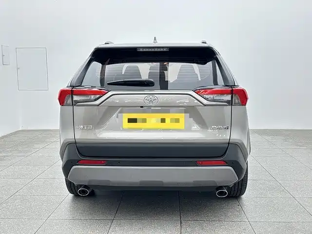 Toyota RAV4 — миниатюра 5