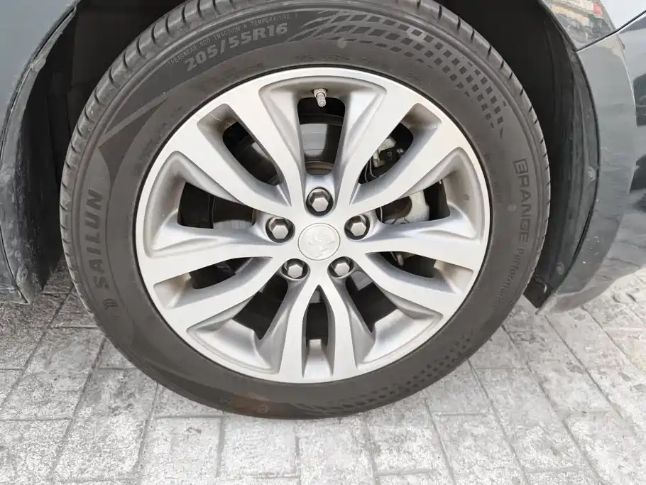 Buick Excelle — миниатюра 6