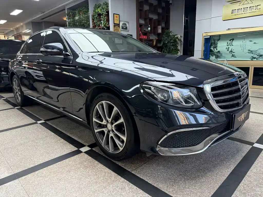 Mercedes-Benz E-Class — миниатюра 3