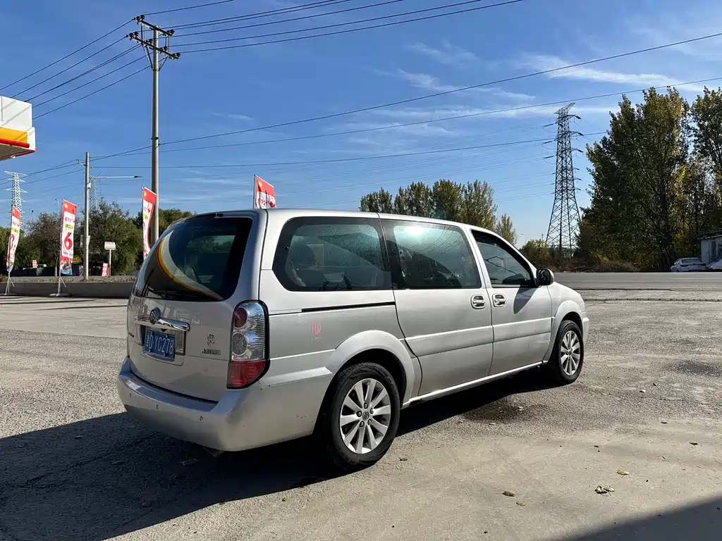 Buick GL8 2011 2.4L CT Luxury Comfort