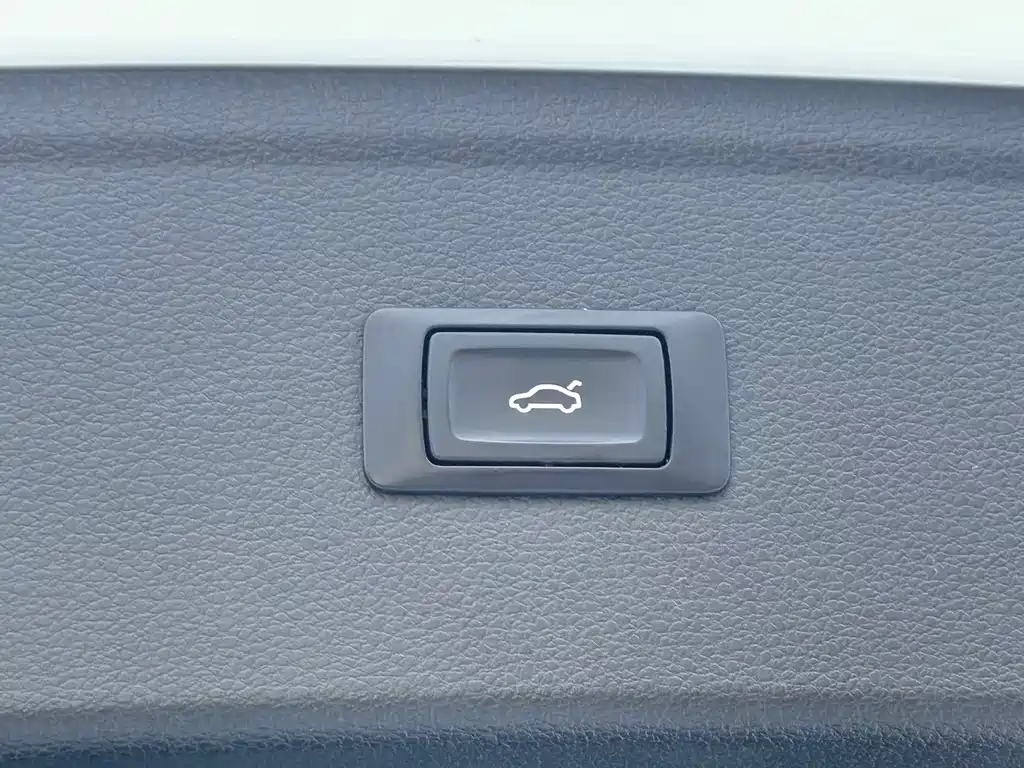 Audi Q5L — миниатюра 11