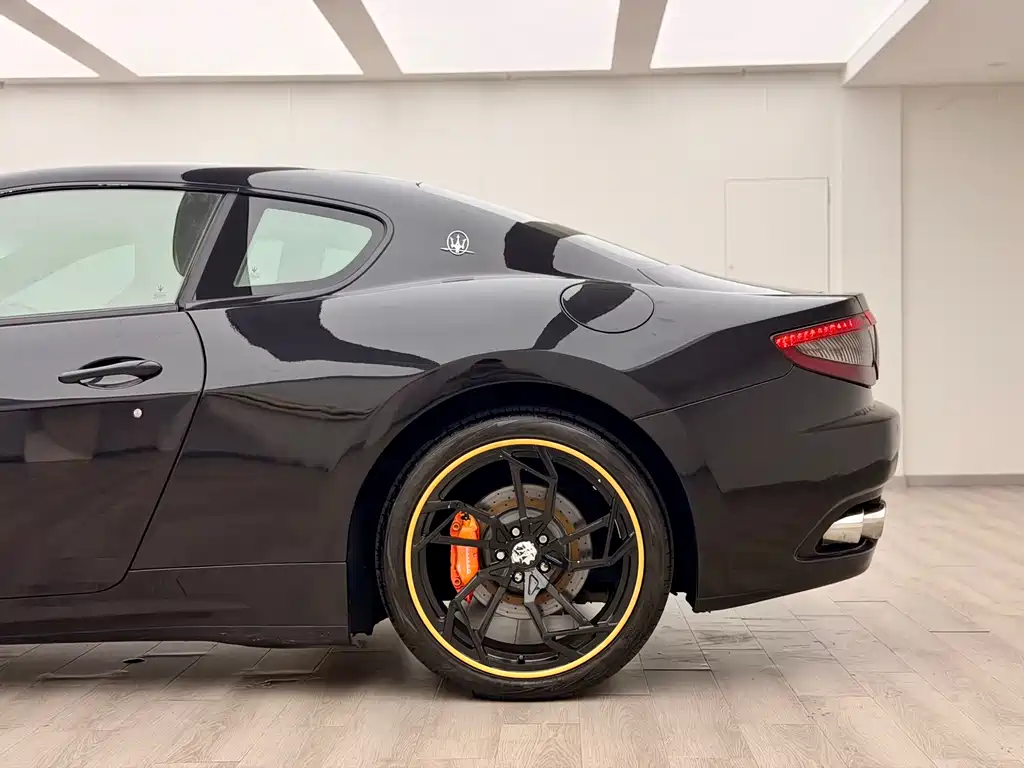 Maserati GranTurismo — миниатюра 10