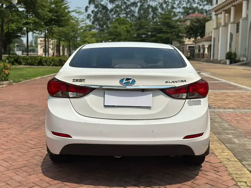 Hyundai Elantra Langdong — миниатюра 8