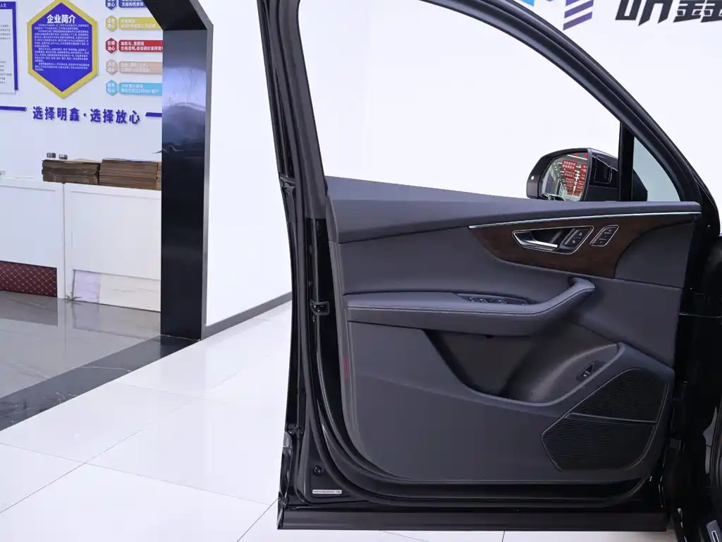 Audi Q7 — миниатюра 18