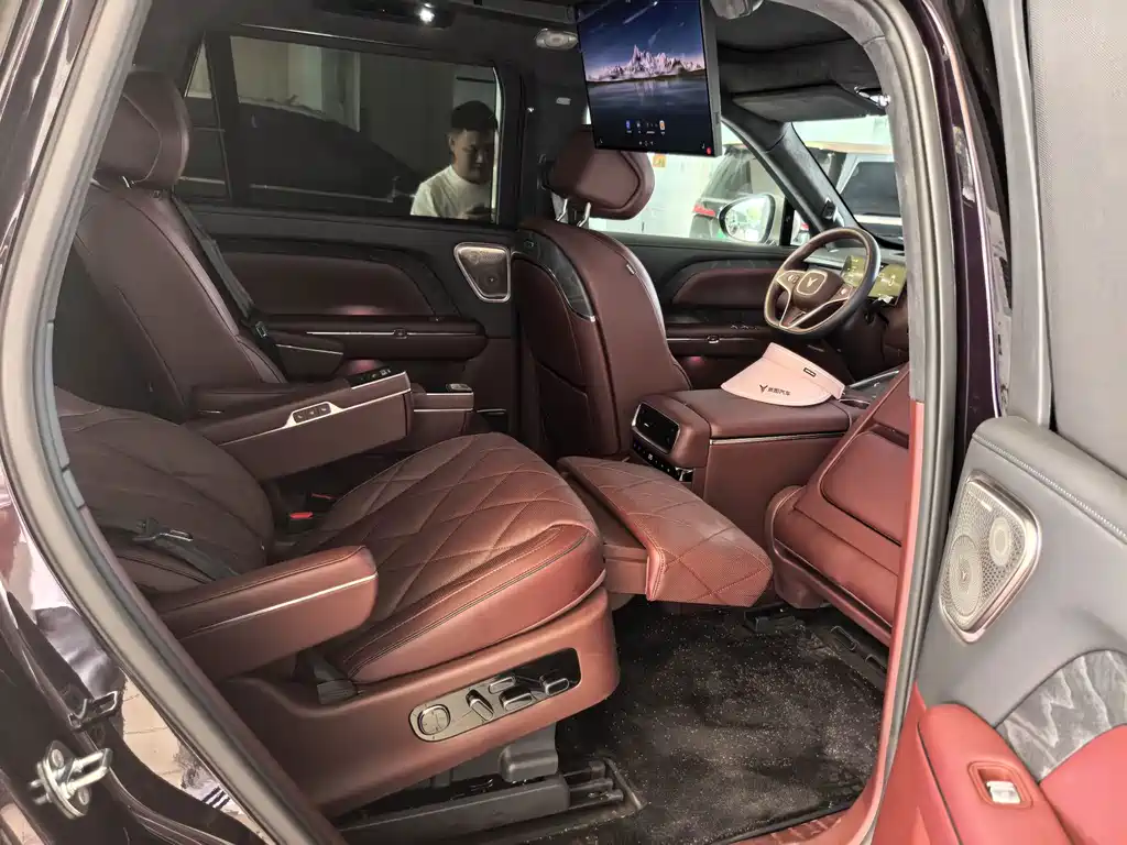 VOYAH Taishan — миниатюра 18