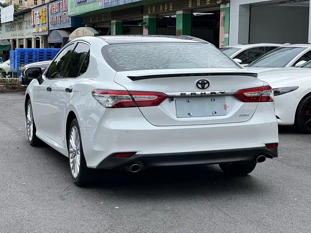 Toyota Camry 2018 2.5G Luxury