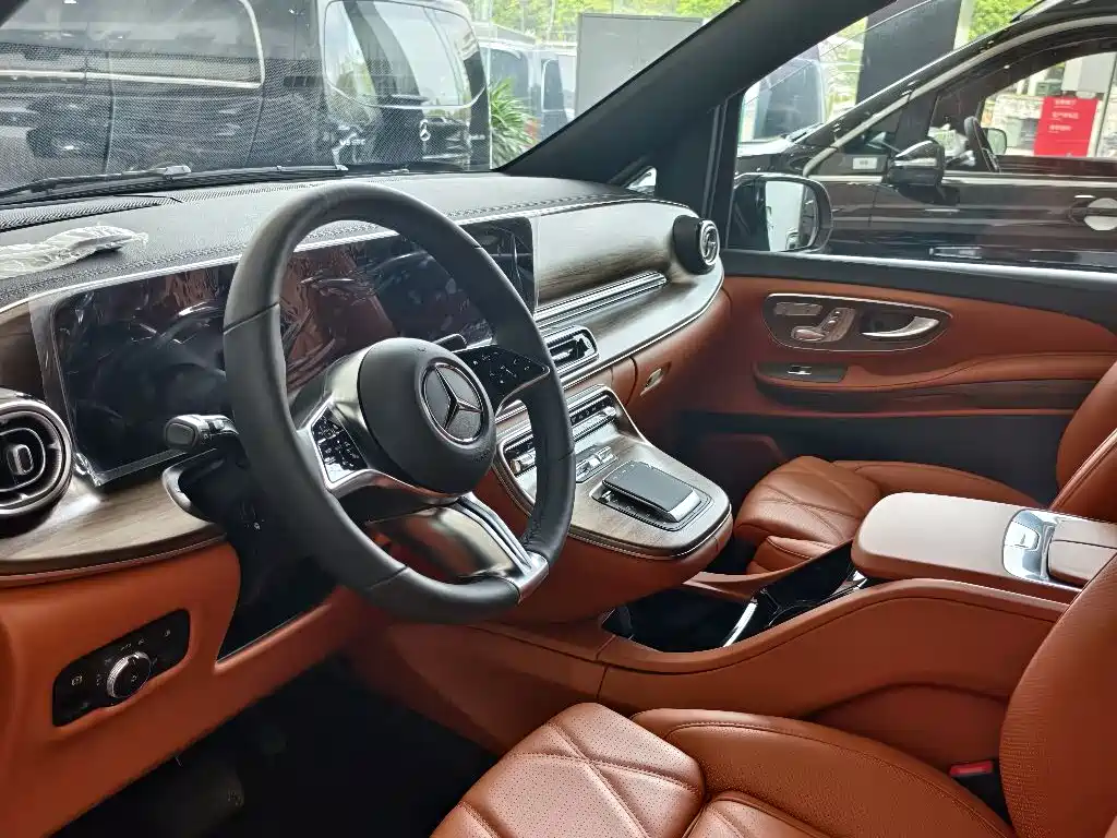 Mercedes-Benz V-Class V 2024 V 300 L Luxury