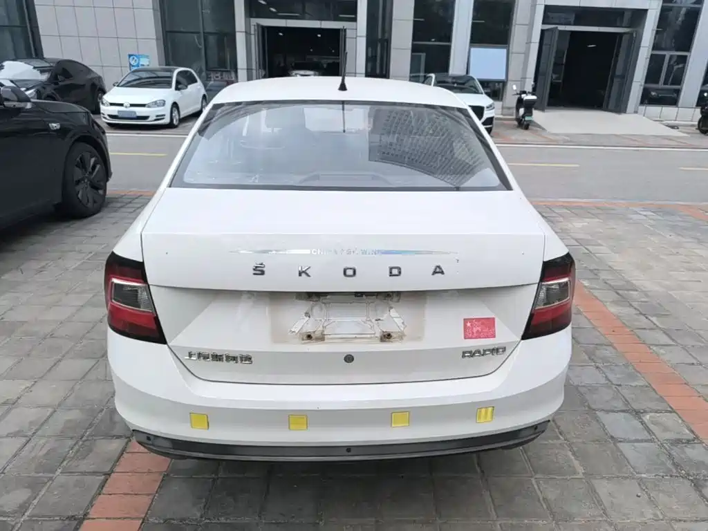 Skoda Rapid — миниатюра 4
