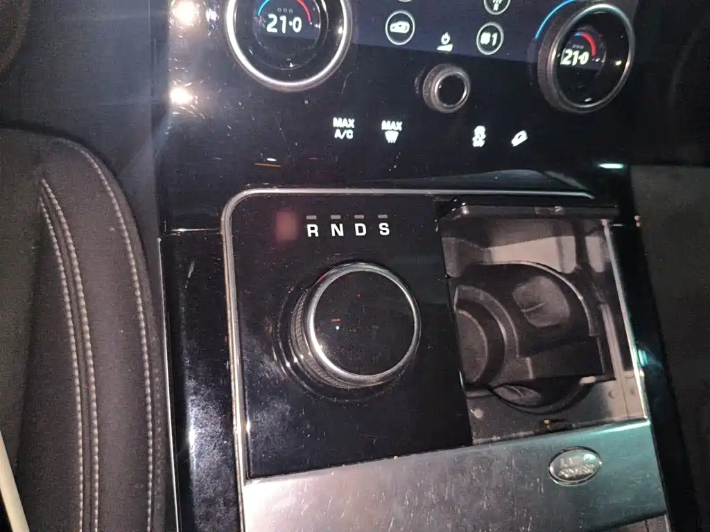 Land Rover Velar — миниатюра 7