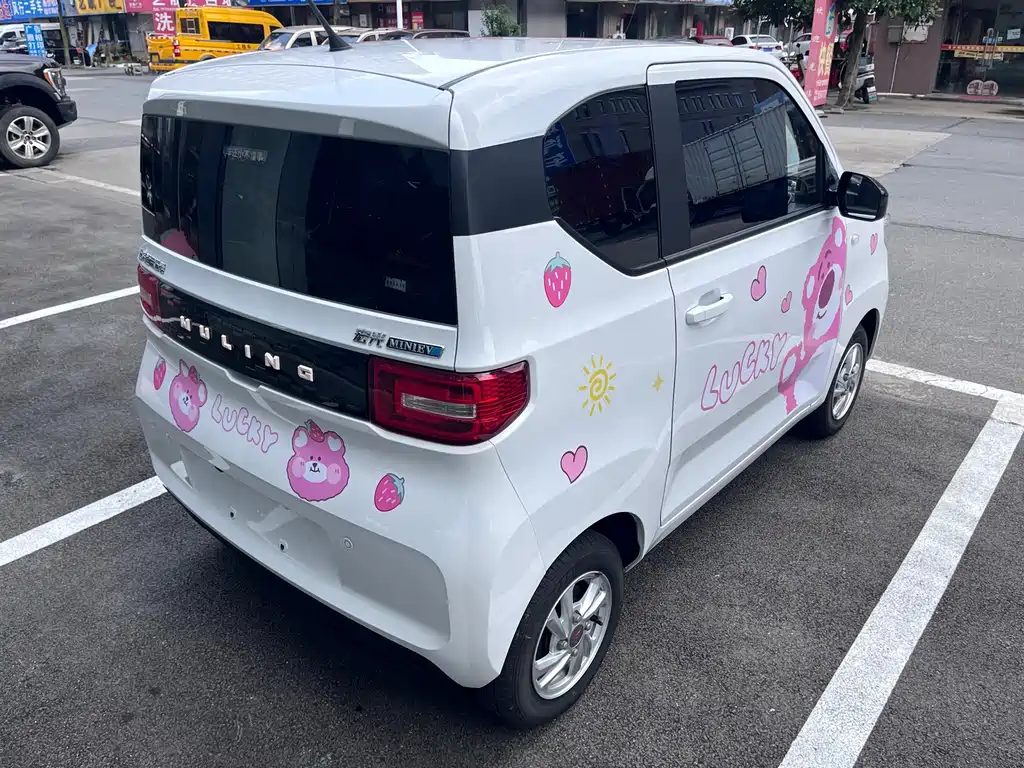 Wuling MINIEV — миниатюра 3
