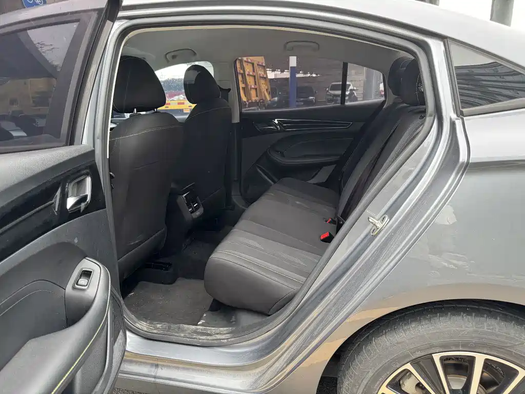 Roewe i5 — миниатюра 8