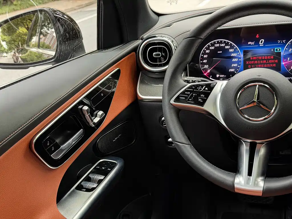 Mercedes-Benz GLC — миниатюра 21