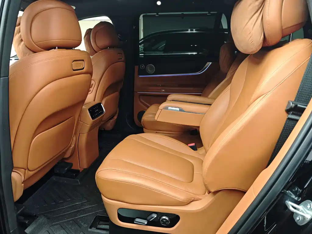 AITO ASK THE WORLD M9