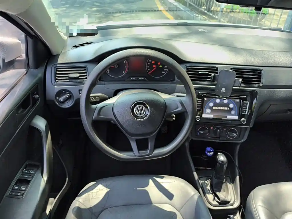 Volkswagen Santana — миниатюра 6