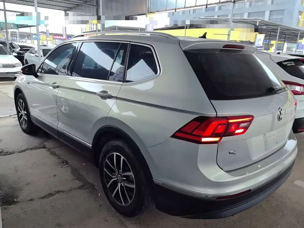 Volkswagen Tiguan L — миниатюра 5
