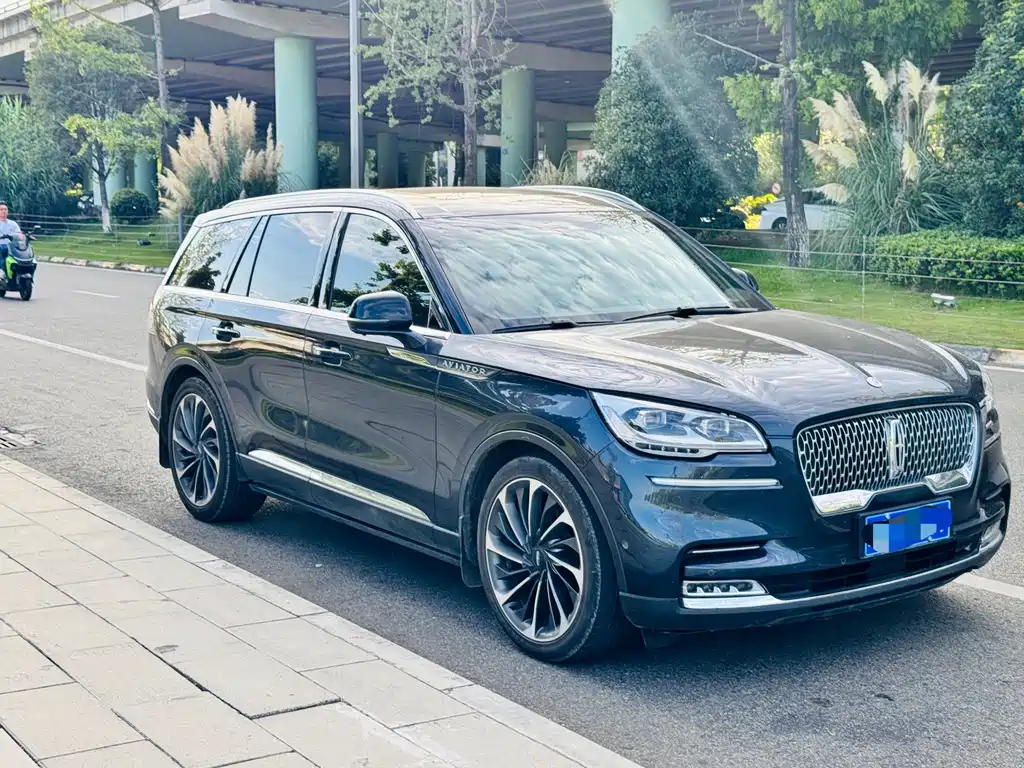 Lincoln Aviator — миниатюра 3