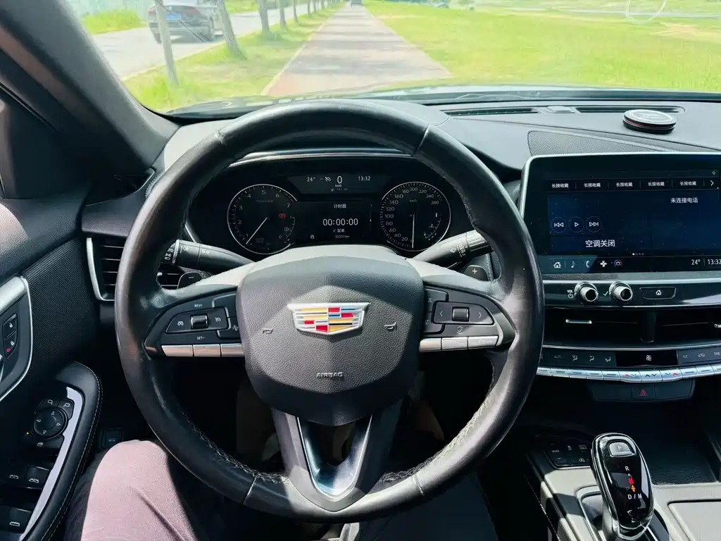 Cadillac CT5 — миниатюра 5