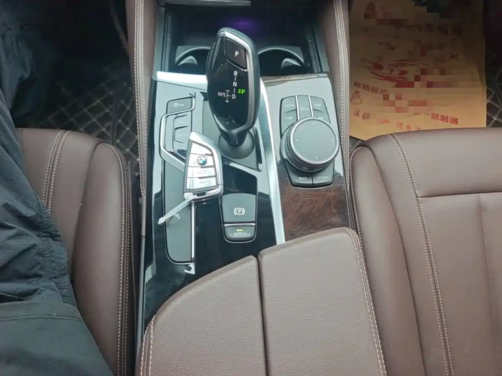 BMW 5 Series — миниатюра 14