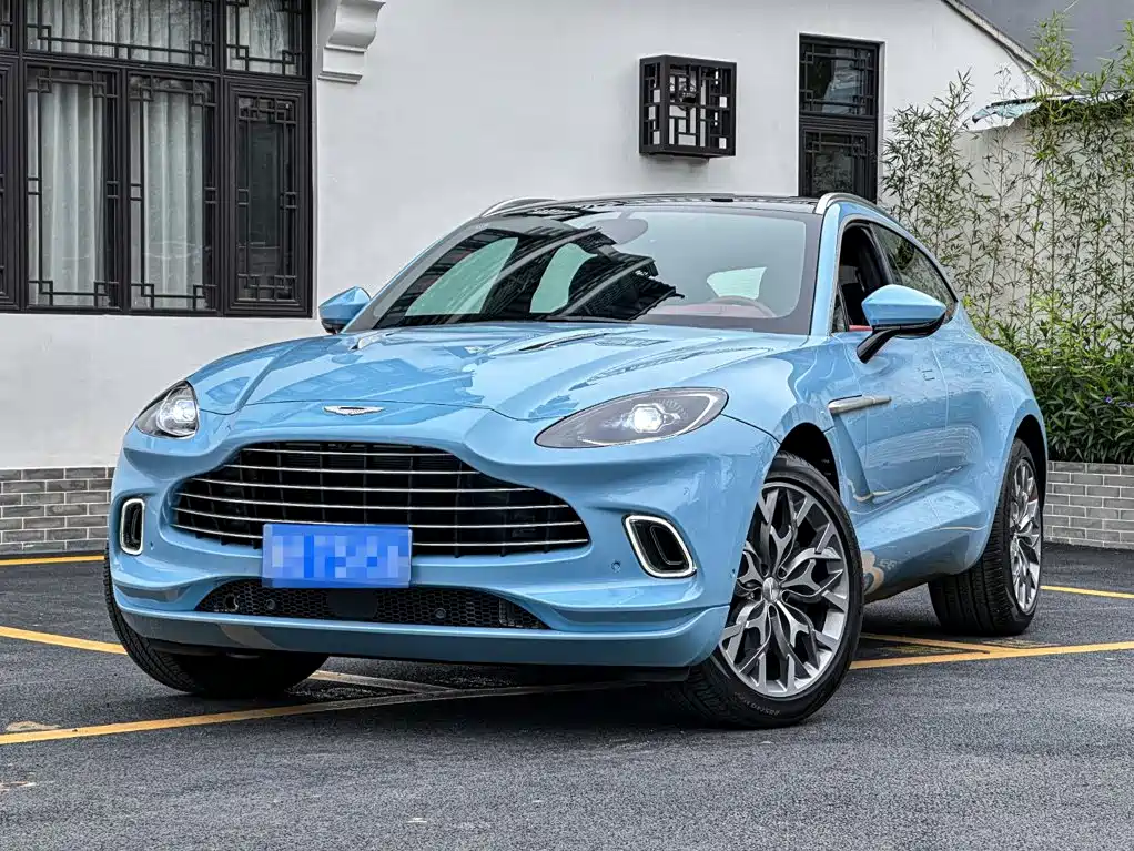 Aston Martin DBX