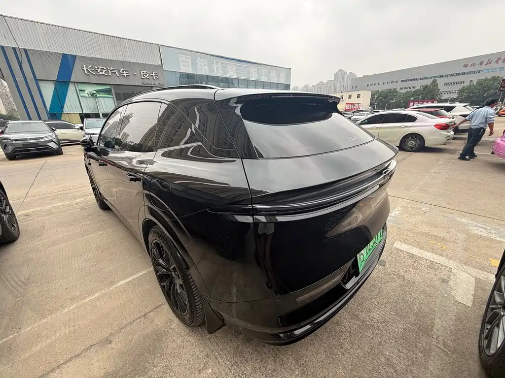 Zeekr 7X — миниатюра 7