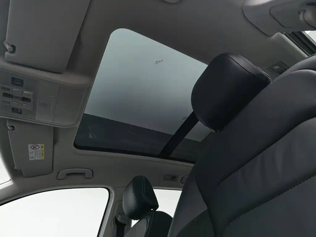 Volkswagen Tiguan L — миниатюра 14
