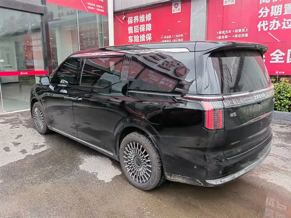 Zeekr 009 2024 мест 108kWh